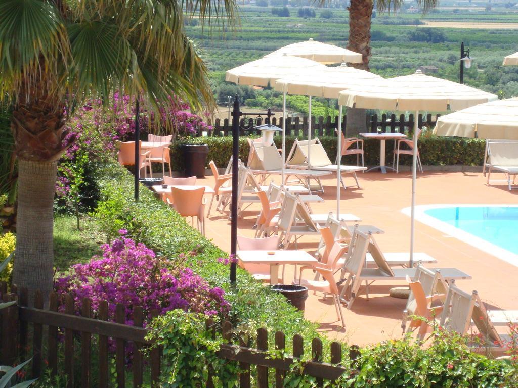 Tenuta Colle Degli Ulivi Сібарі Номер фото